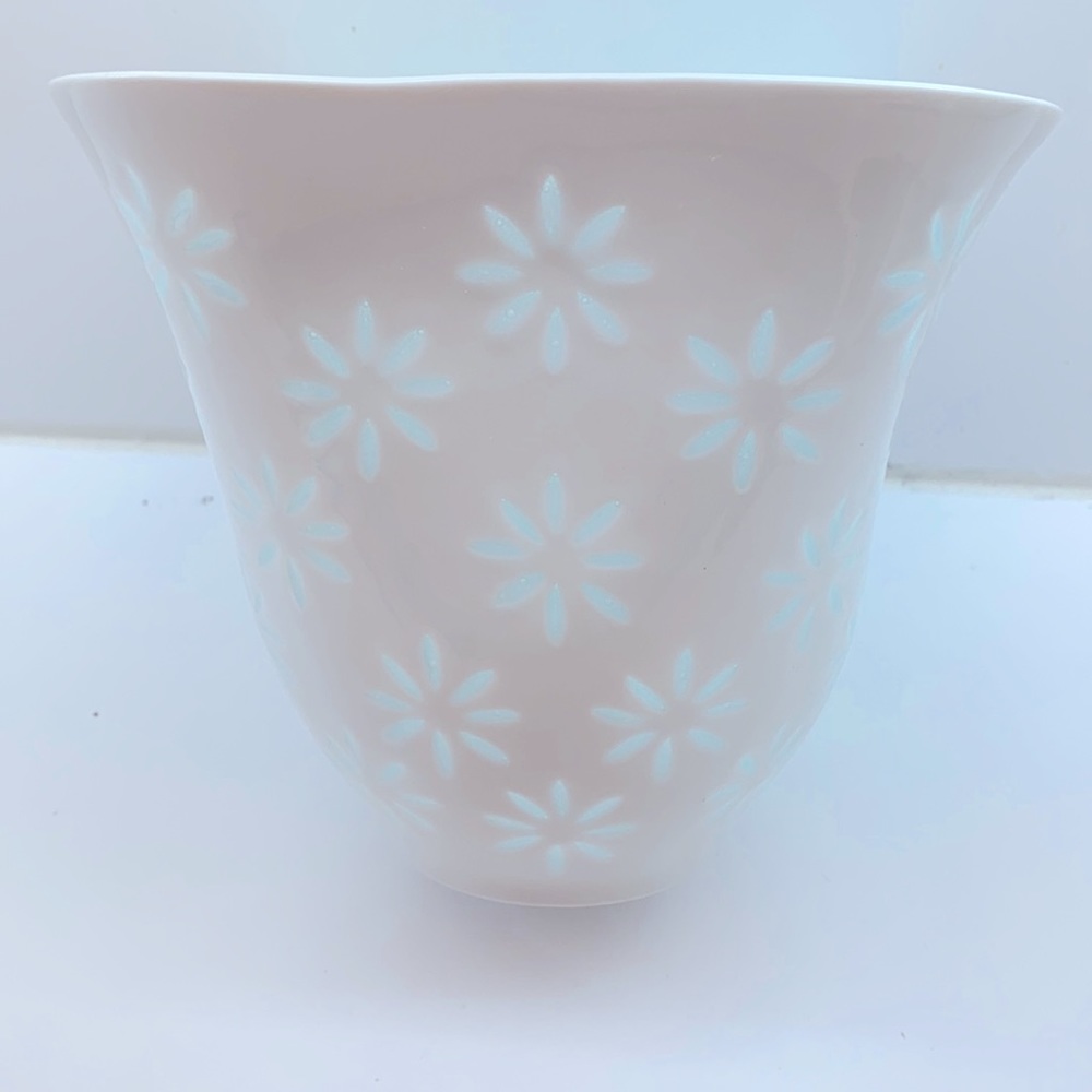 Beautiful vase with flower design
